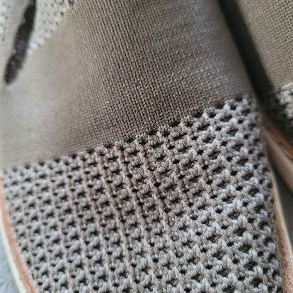 UGG Gray Knit Slip-On Shoes Size 8.5 - Picture 6 of 8